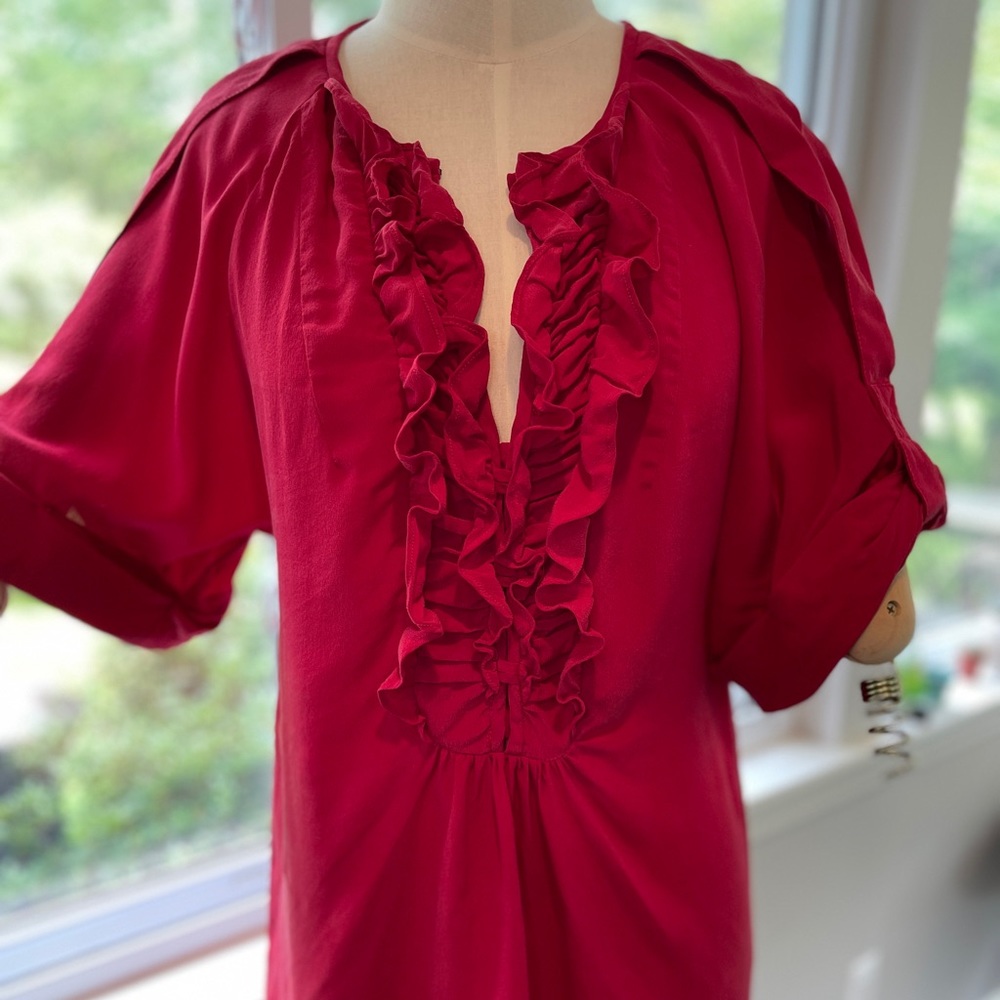 Nanette Lepore Red Dynasty Top 100% Silk Tunic Short Sleeve V-Neck Ruffle 6 EUC